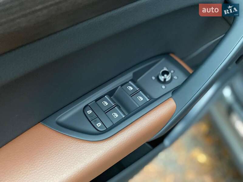 Внедорожник / Кроссовер Audi Q5 2022 в Киеве