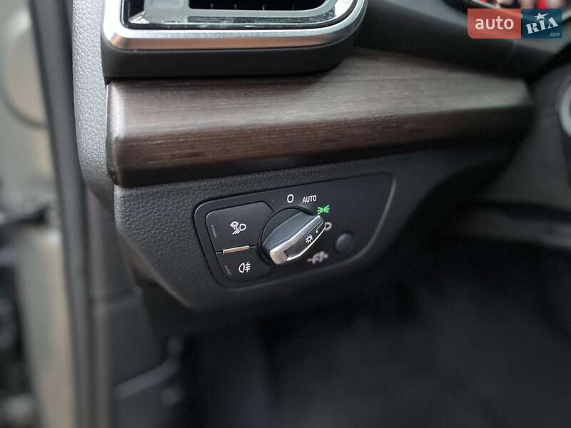 Внедорожник / Кроссовер Audi Q5 2022 в Киеве