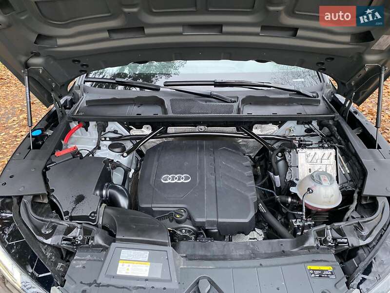 Внедорожник / Кроссовер Audi Q5 2022 в Киеве