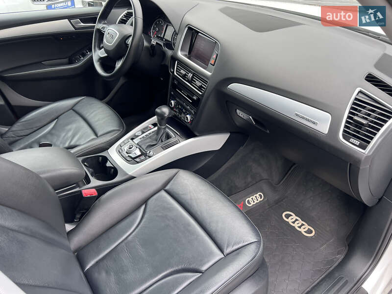 Внедорожник / Кроссовер Audi Q5 2016 в Нововолынске