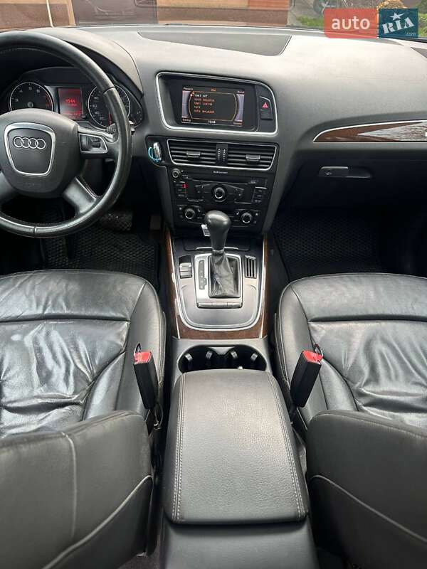 Позашляховик / Кросовер Audi Q5 2010 в Черкасах фото 25 Позашляховик / Кросовер Audi Q5 2010 в Черкасах