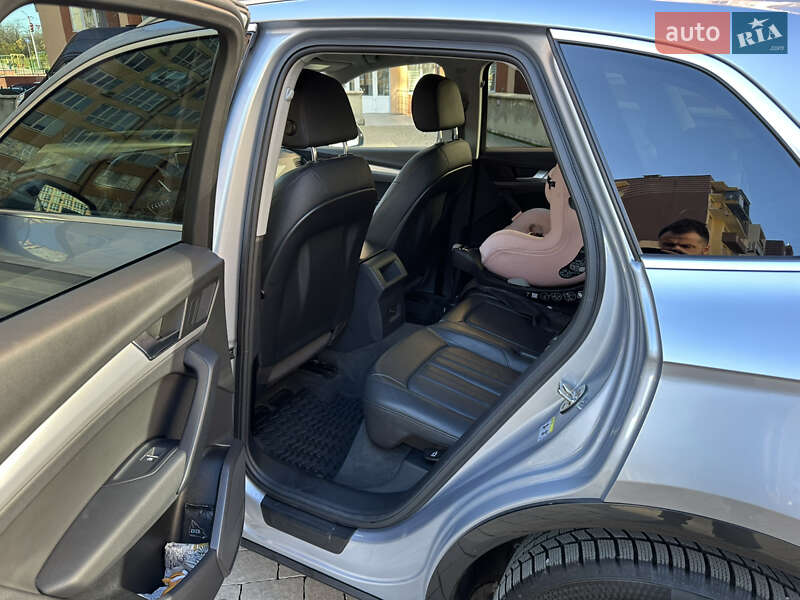Позашляховик / Кросовер Audi Q5 2019 в Чернівцях