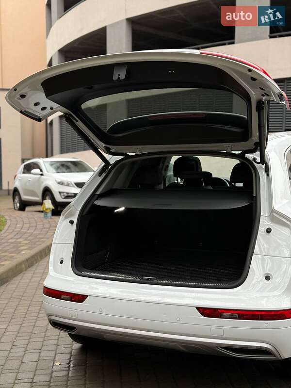 Позашляховик / Кросовер Audi Q5 2019 в Броварах фото 30 Позашляховик / Кросовер Audi Q5 2019 в Броварах