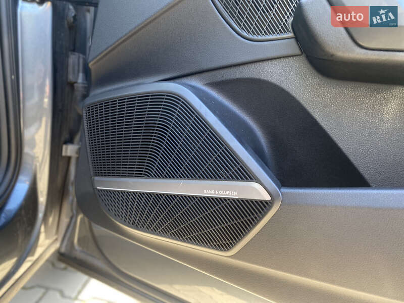 Позашляховик / Кросовер Audi Q5 2018 в Луцьку фото 24 Позашляховик / Кросовер Audi Q5 2018 в Луцьку