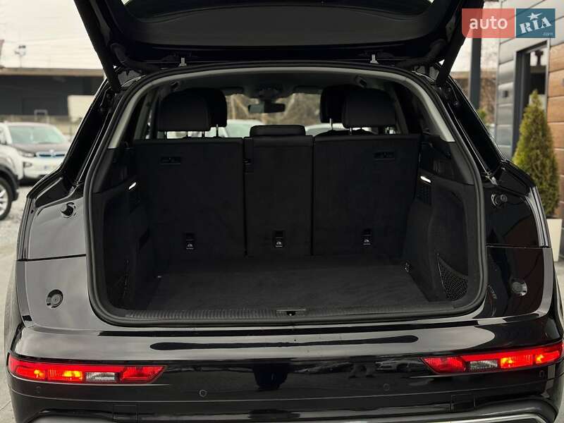 Позашляховик / Кросовер Audi Q5 2020 в Рівному