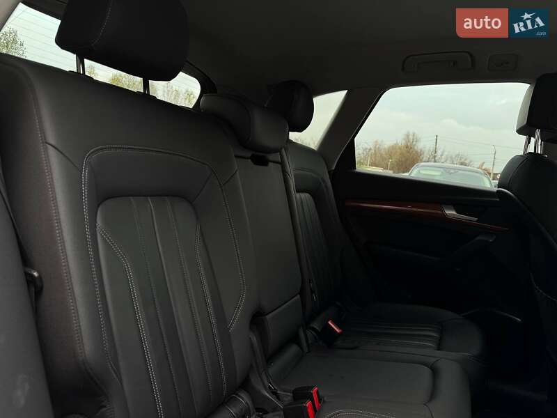 Позашляховик / Кросовер Audi Q5 2020 в Рівному