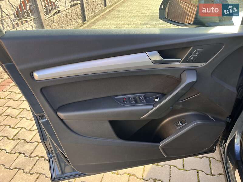 Позашляховик / Кросовер Audi Q5 2018 в Луцьку