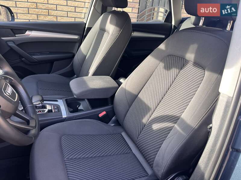 Позашляховик / Кросовер Audi Q5 2018 в Луцьку