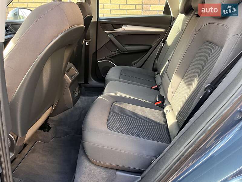 Позашляховик / Кросовер Audi Q5 2018 в Луцьку