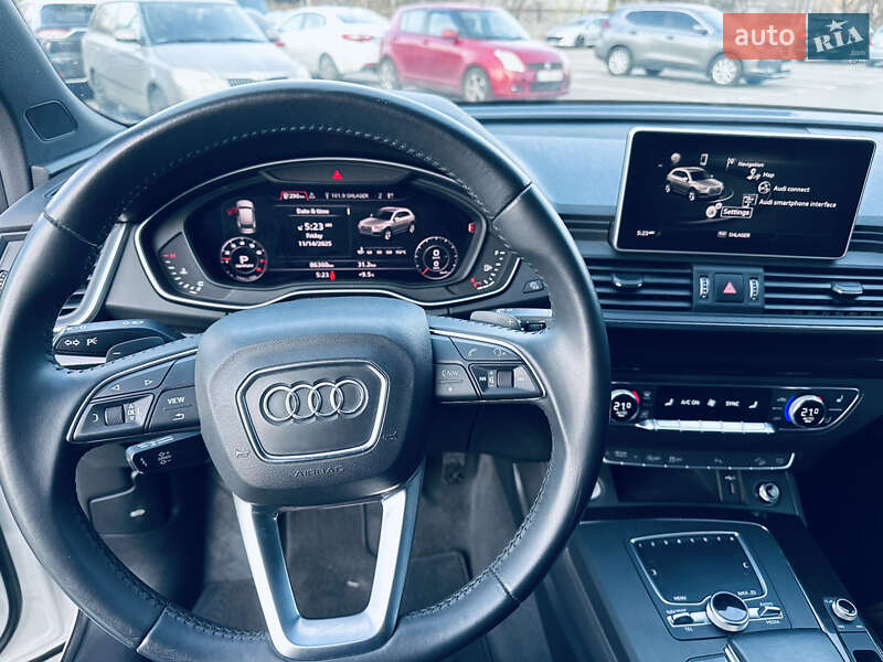 Внедорожник / Кроссовер Audi Q5 2018 в Киеве