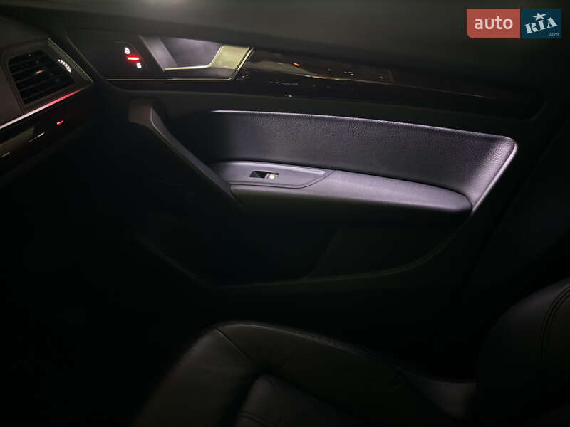 Позашляховик / Кросовер Audi Q5 2017 в Києві