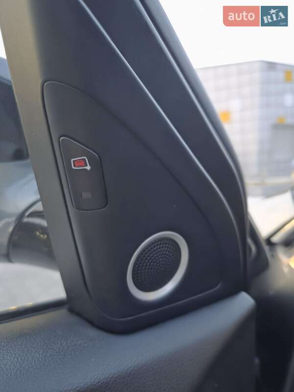 Позашляховик / Кросовер Audi Q5 2015 в Вишневому фото 18 Позашляховик / Кросовер Audi Q5 2015 в Вишневому