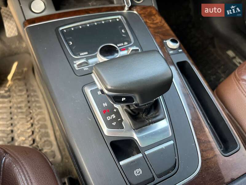 Позашляховик / Кросовер Audi Q5 2017 в Львові