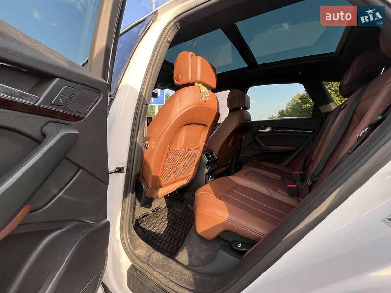 Позашляховик / Кросовер Audi Q5 2017 в Львові