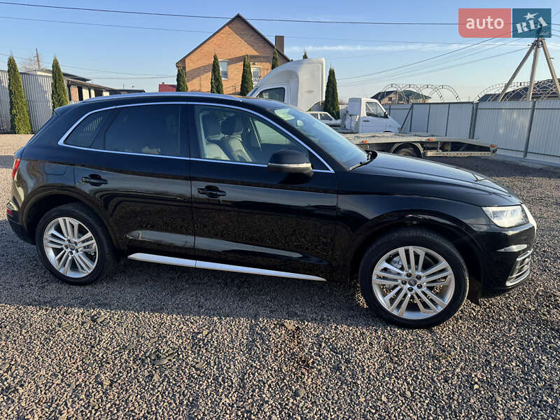 Внедорожник / Кроссовер Audi Q5 2018 в Луцке