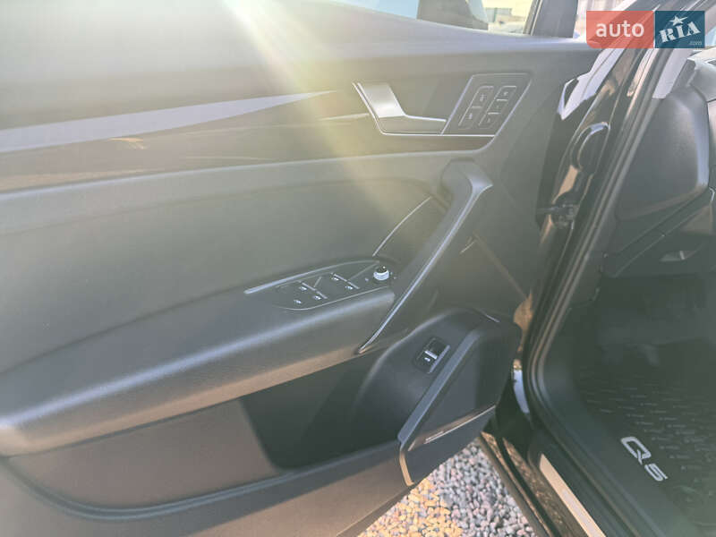 Внедорожник / Кроссовер Audi Q5 2018 в Луцке