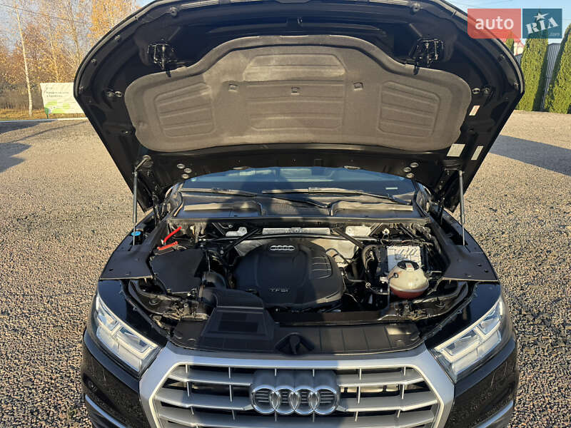 Внедорожник / Кроссовер Audi Q5 2018 в Луцке