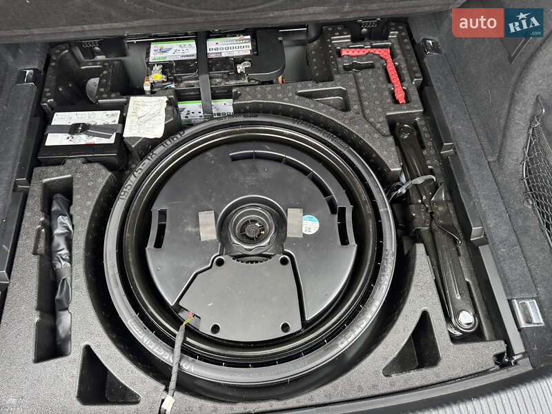 Позашляховик / Кросовер Audi Q5 2018 в Стрию