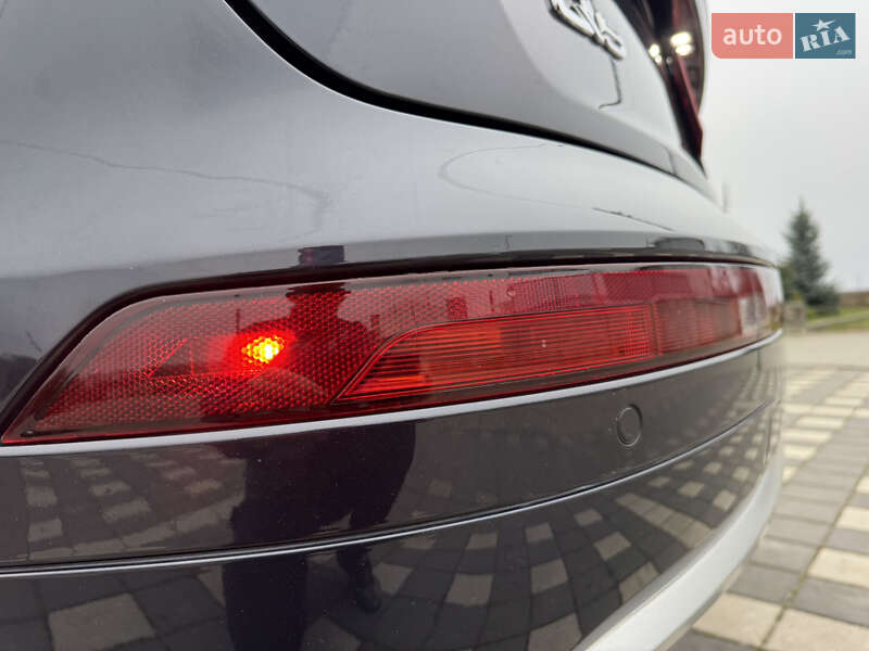 Позашляховик / Кросовер Audi Q5 2018 в Стрию