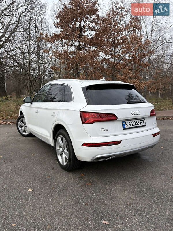 Позашляховик / Кросовер Audi Q5 2018 в Києві