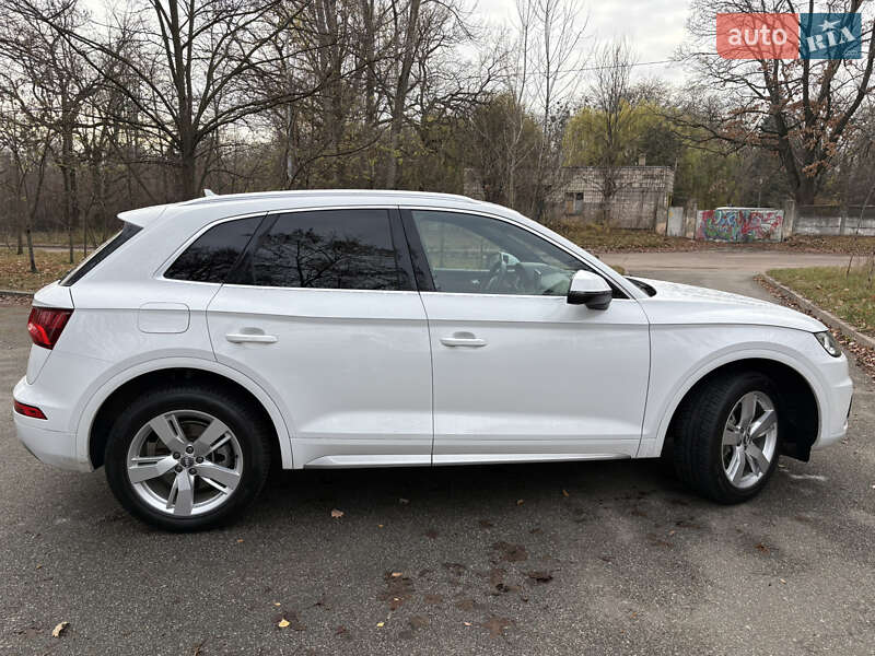 Позашляховик / Кросовер Audi Q5 2018 в Києві