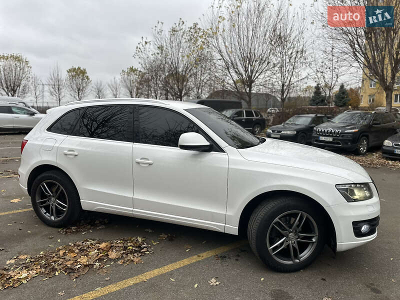 Внедорожник / Кроссовер Audi Q5 2009 в Софиевской Борщаговке