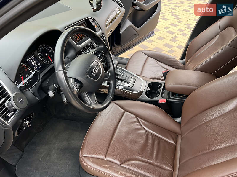 Внедорожник / Кроссовер Audi Q5 2014 в Могилев-Подольске