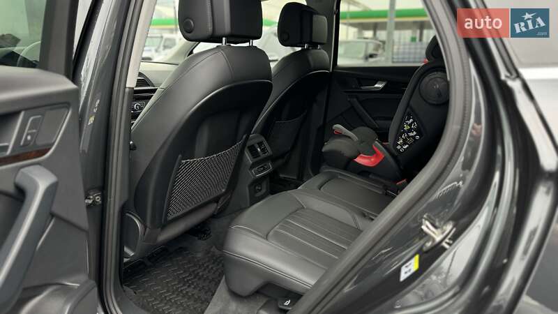 Позашляховик / Кросовер Audi Q5 2019 в Києві фото 16 Позашляховик / Кросовер Audi Q5 2019 в Києві