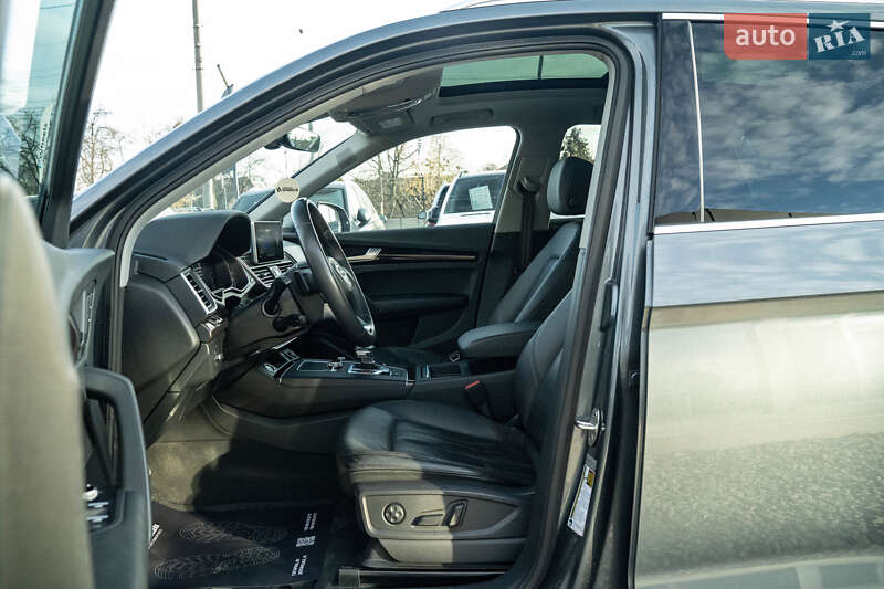 Позашляховик / Кросовер Audi Q5 2018 в Чернівцях