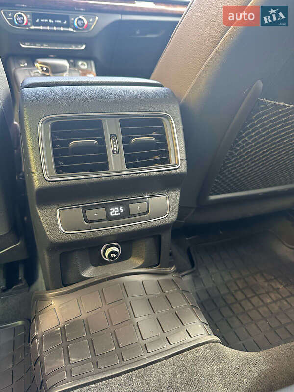 Позашляховик / Кросовер Audi Q5 2019 в Києві