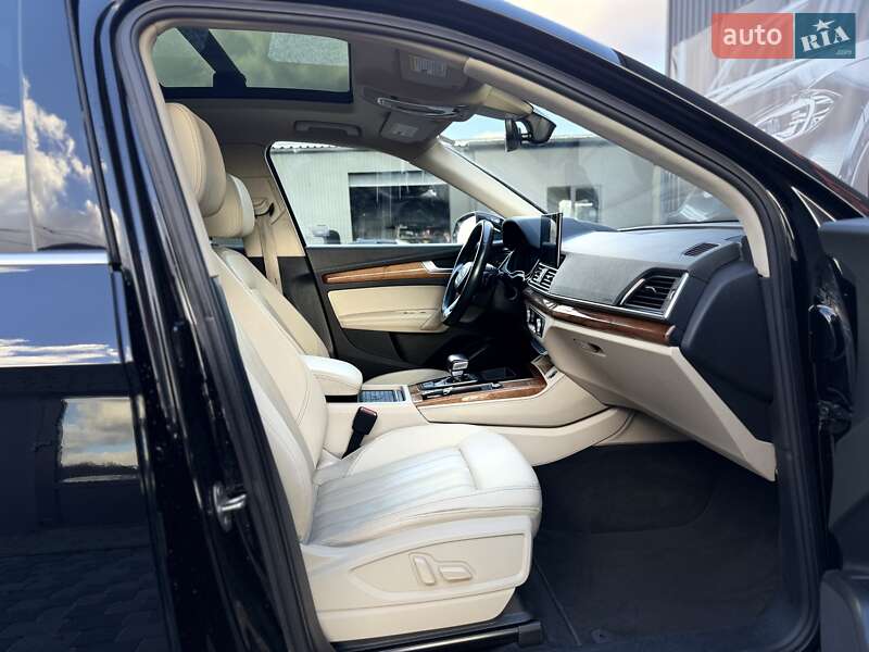 Позашляховик / Кросовер Audi Q5 2021 в Львові