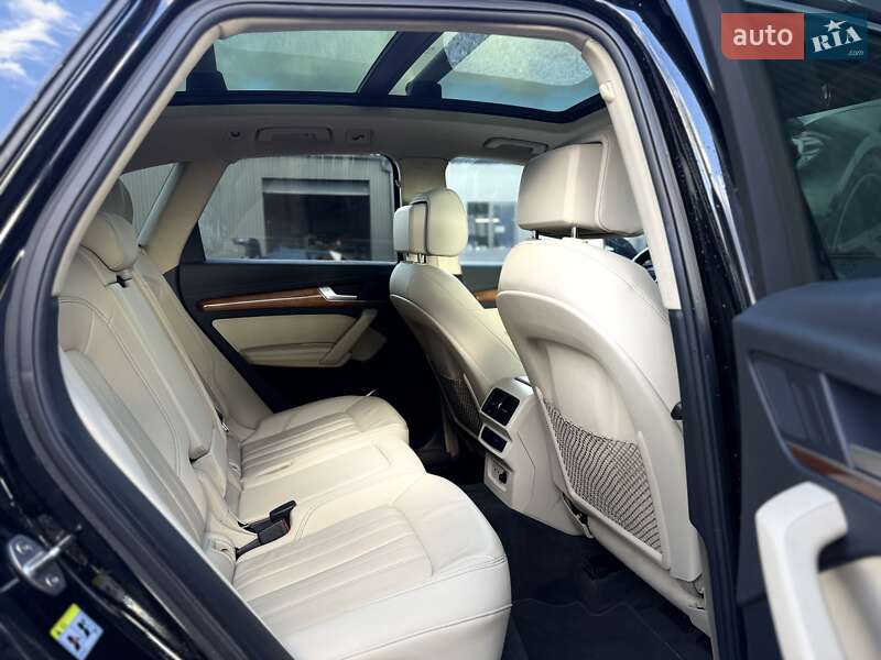 Позашляховик / Кросовер Audi Q5 2021 в Львові