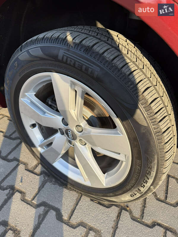 Позашляховик / Кросовер Audi Q5 2017 в Львові