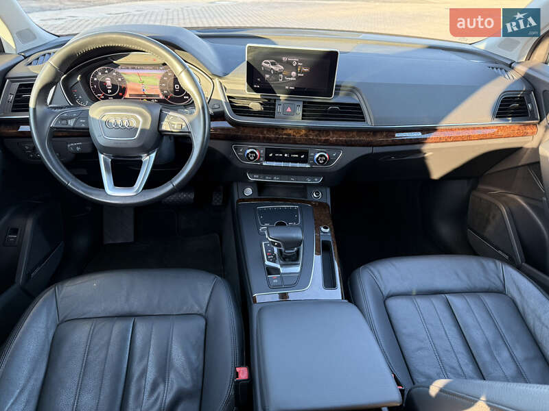 Позашляховик / Кросовер Audi Q5 2017 в Львові