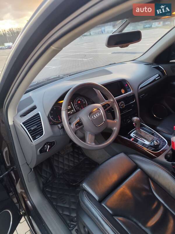 Позашляховик / Кросовер Audi Q5 2011 в Києві