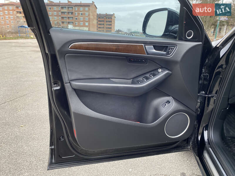 Позашляховик / Кросовер Audi Q5 2016 в Києві