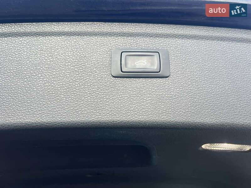 Внедорожник / Кроссовер Audi Q5 2017 в Нововолынске