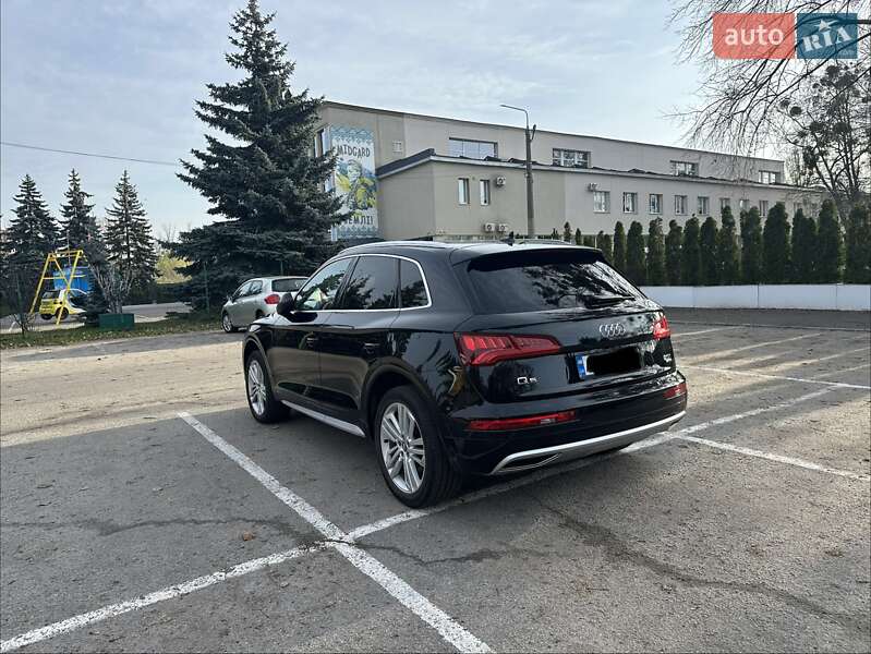 Позашляховик / Кросовер Audi Q5 2018 в Києві
