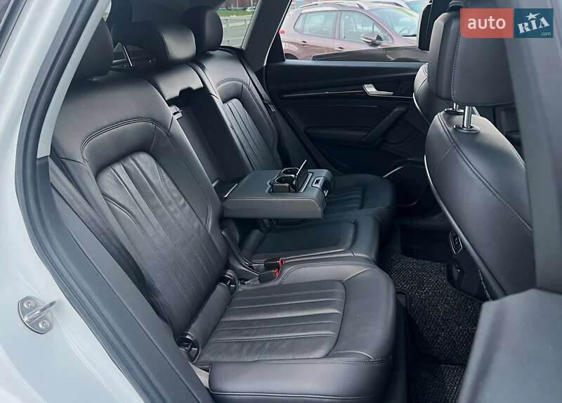 Позашляховик / Кросовер Audi Q5 2017 в Києві