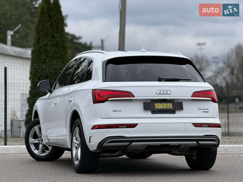 Внедорожник / Кроссовер Audi Q5 2021 в Киеве