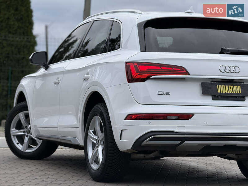 Внедорожник / Кроссовер Audi Q5 2021 в Киеве