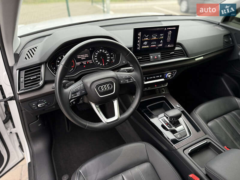 Внедорожник / Кроссовер Audi Q5 2021 в Киеве