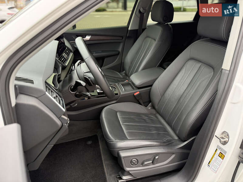 Внедорожник / Кроссовер Audi Q5 2021 в Киеве