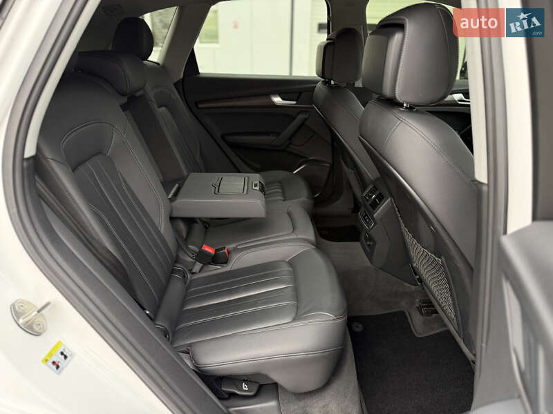 Внедорожник / Кроссовер Audi Q5 2021 в Киеве