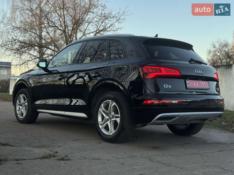Позашляховик / Кросовер Audi Q5 2018 в Лубнах фото 41 Позашляховик / Кросовер Audi Q5 2018 в Лубнах