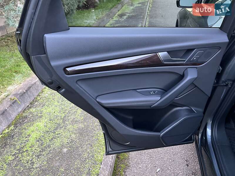 Позашляховик / Кросовер Audi Q5 2020 в Києві фото 25 Позашляховик / Кросовер Audi Q5 2020 в Києві