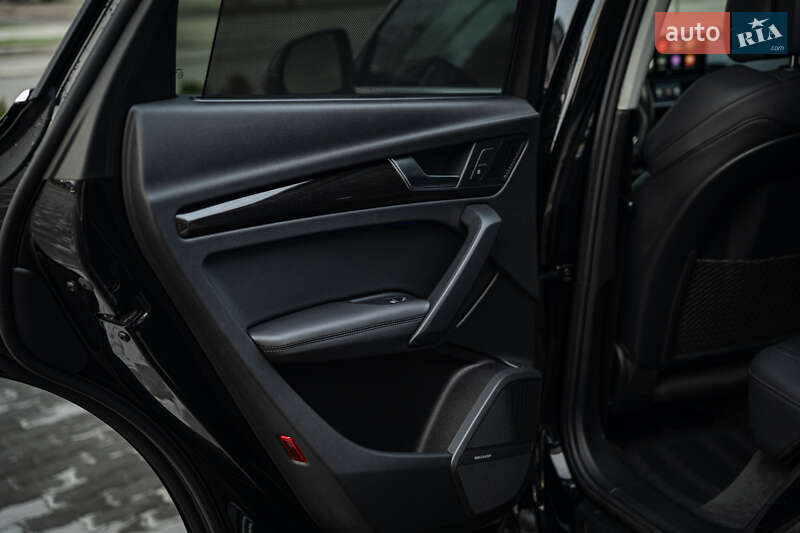 Внедорожник / Кроссовер Audi Q5 2018 в Черновцах