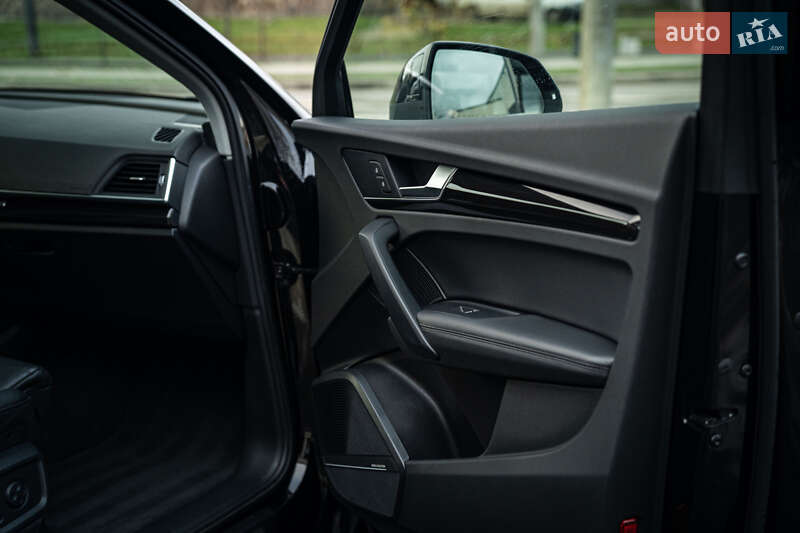 Внедорожник / Кроссовер Audi Q5 2018 в Черновцах