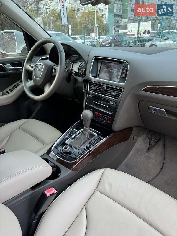 Внедорожник / Кроссовер Audi Q5 2011 в Сумах