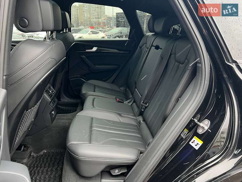 Позашляховик / Кросовер Audi Q5 2019 в Києві